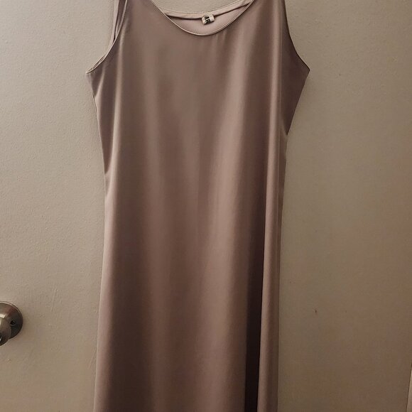 Dresses & Skirts - Slip Dress size 6